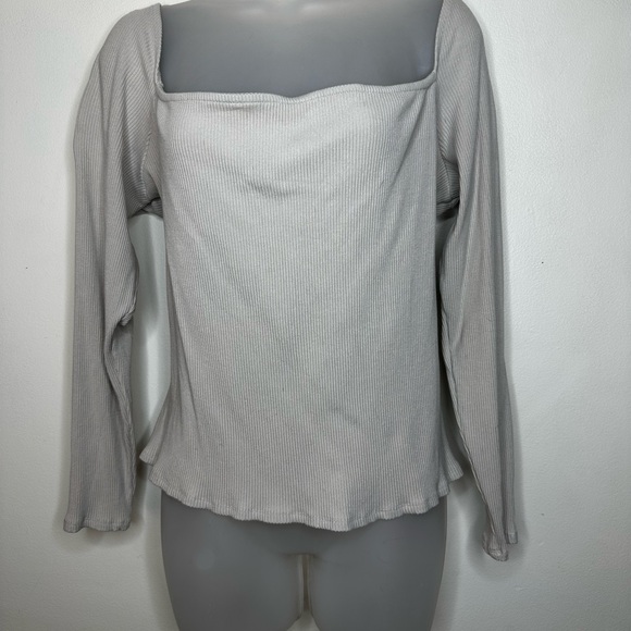H&M Tops - H&M Cream Ribbed Long Sleeve Top